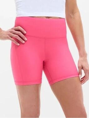 Athleta Shorts interval stash high rise 5”
